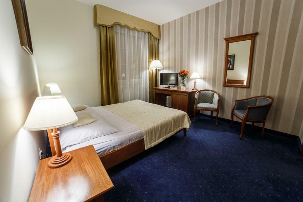 Hotel Wellness & Spa Nowy Dwor Rzeszów Esterno foto