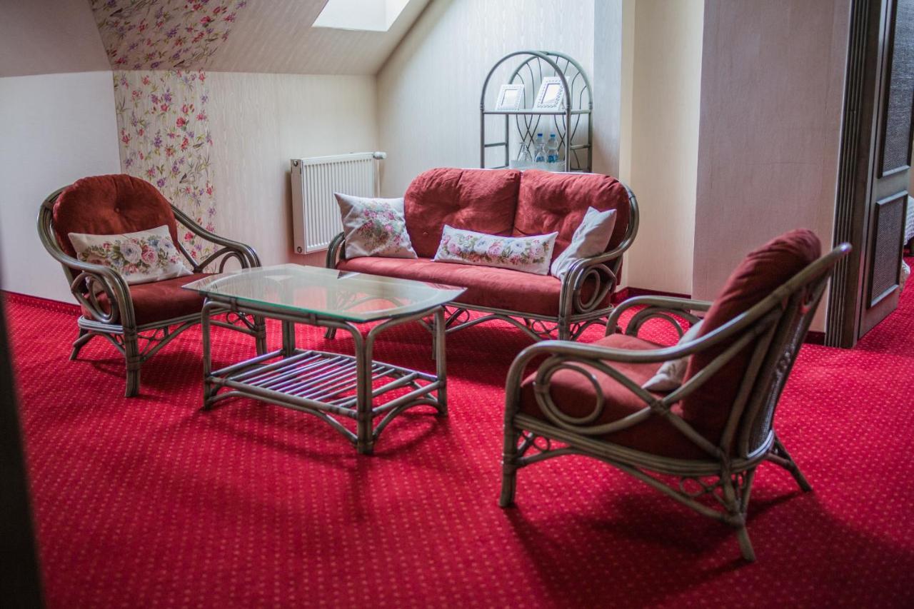 Hotel Wellness & Spa Nowy Dwor Rzeszów Esterno foto